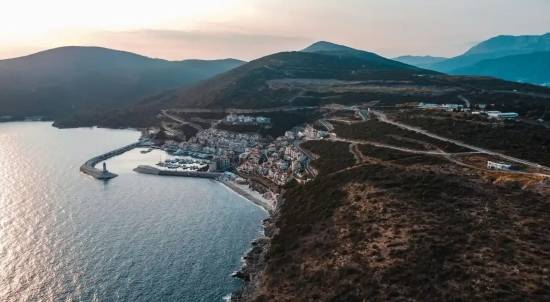 Poluostrvo Luštica: vodič kroz obalu, sela i izlete